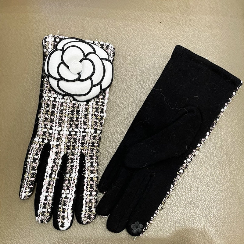 Fancy Lady Gloves