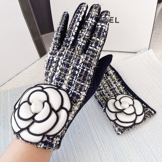Fancy Lady Gloves